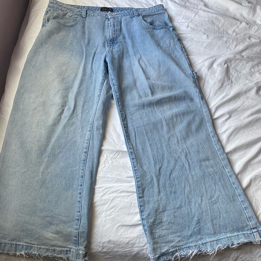 Delia’s Wide Leg Jeans